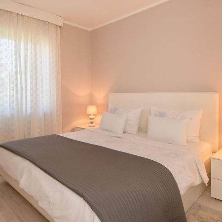Apartments Dora Poreč Buitenkant foto