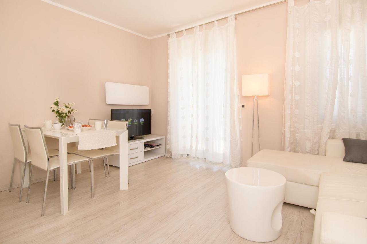 Apartments Dora Poreč Buitenkant foto