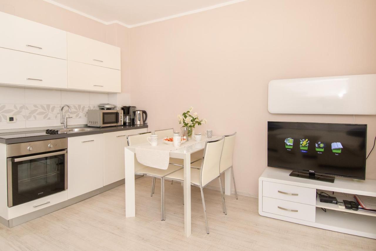 Apartments Dora Poreč Buitenkant foto